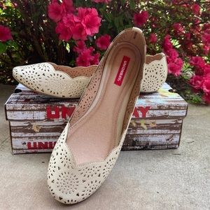 MOVING SALE: Nude Flats